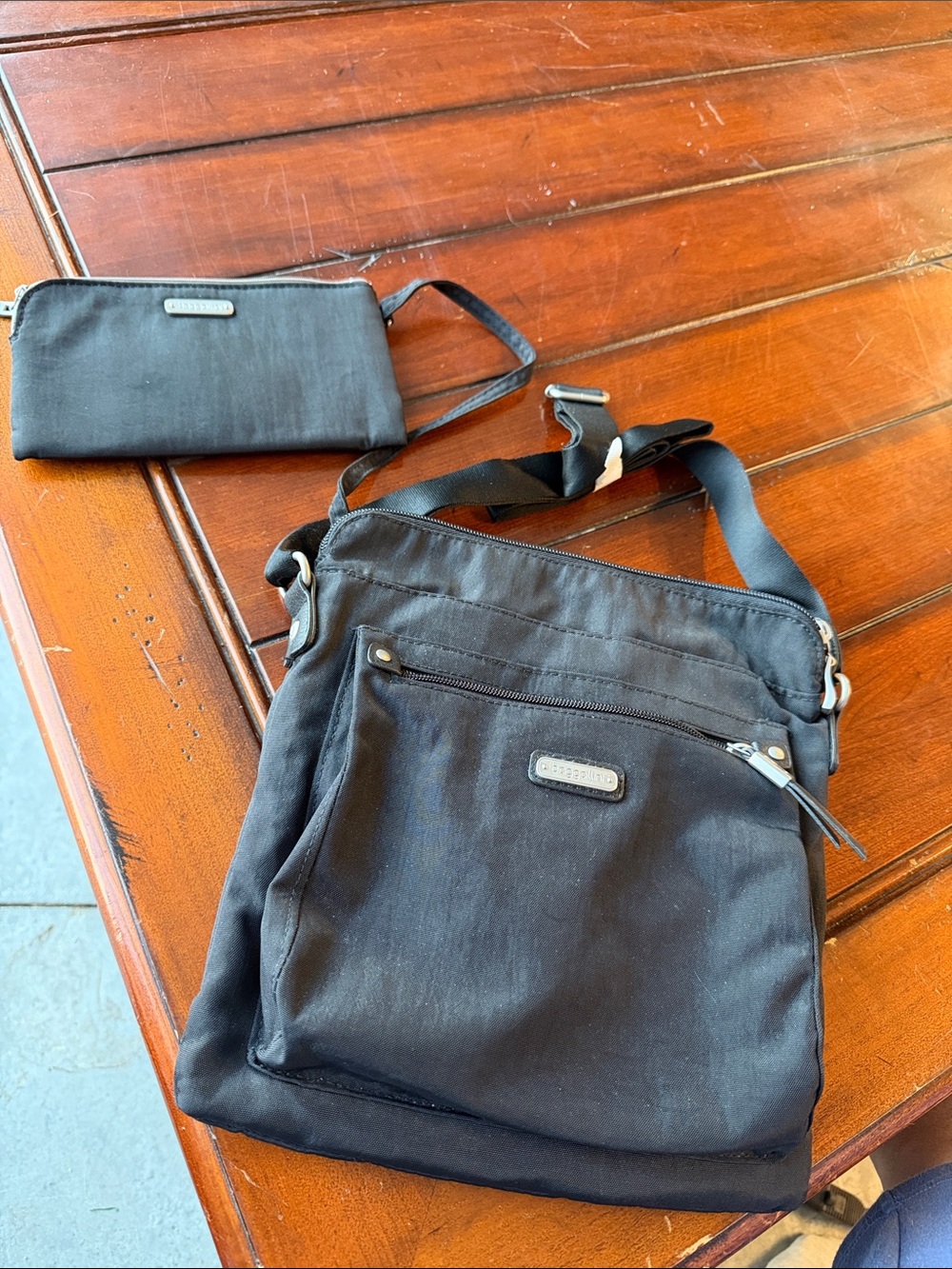 Baggallini Black Nylon Crossbody with Matching Wristlet